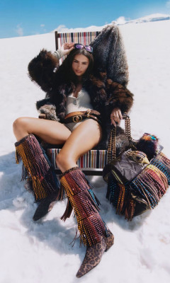 Emily Ratajkowski – Kurt Geiger Fall/Winter Campagin 2025