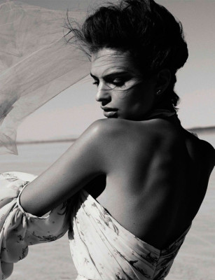 Emily Ratajkowski pic #904022