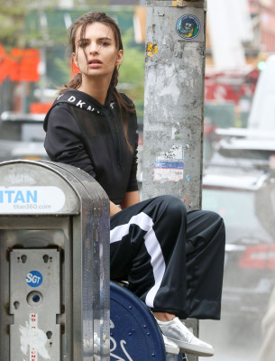 Emily Ratajkowski pic #928139