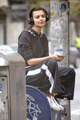 Emily Ratajkowski pic #928135