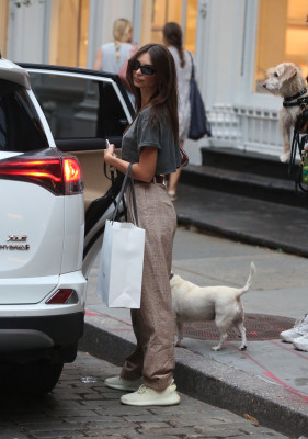 Emily Ratajkowski pic #1069054