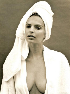 Emily Ratajkowski pic #895385