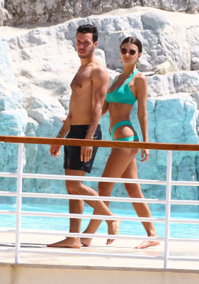 Emily Ratajkowski pic #934011