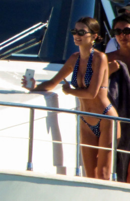 Emily Ratajkowski pic #1048460