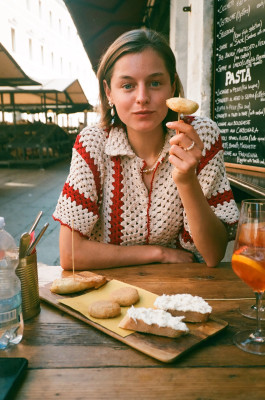 Emma Corrin pic #1233625