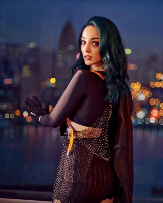 Emma Dumont pic #1193501