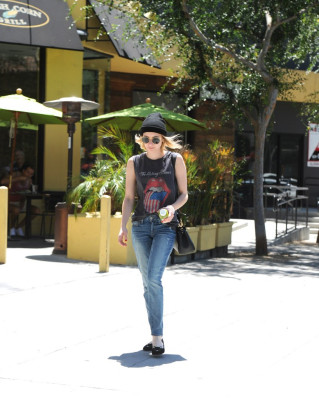 Emma Roberts pic #701110