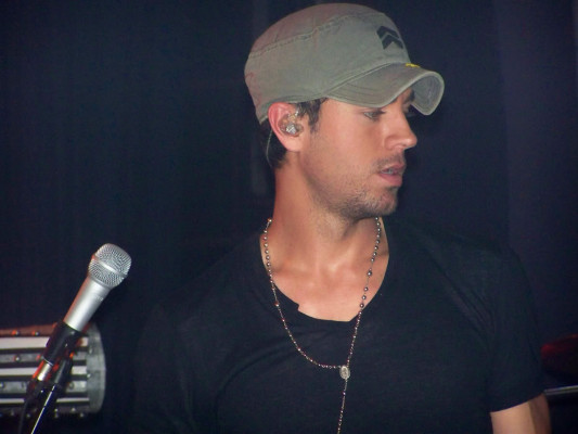 Enrique Iglesias pic #487930