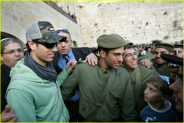 Enrique Iglesias pic #475039