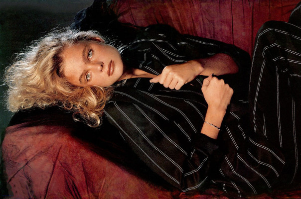 Erika Eleniak pic #239155