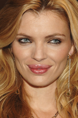 photo 19 in Esther Canadas gallery [id52254] -0001-11-30 00:00:00