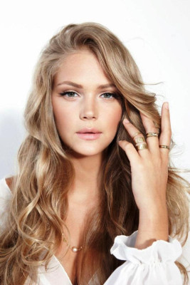Esti Ginzburg pic #425824