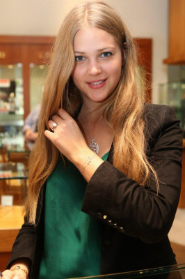 Esti Ginzburg pic #443624