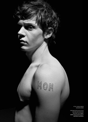 Evan Peters pic #557672