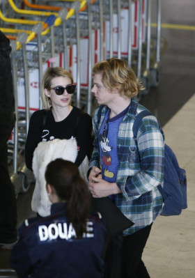 Evan Peters pic #707510
