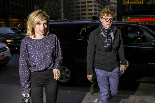 Evan Peters pic #703380