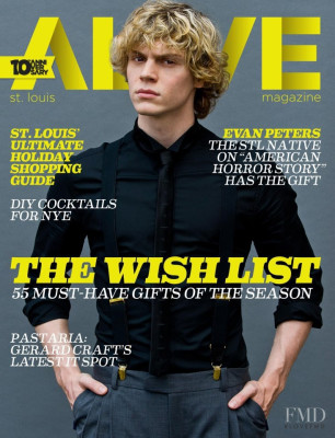 Evan Peters pic #711939