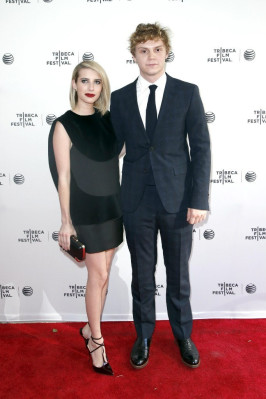 Evan Peters pic #703398