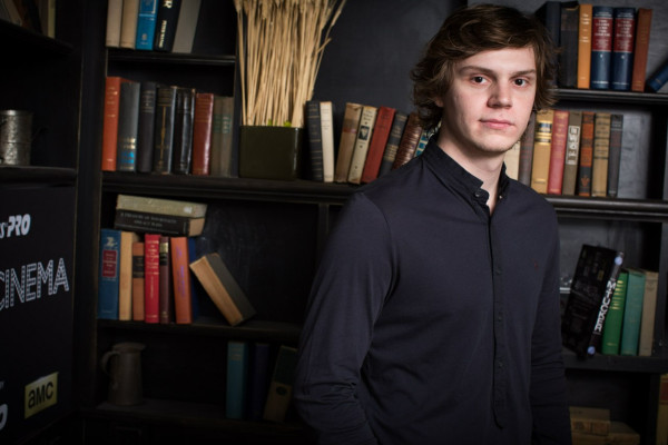 Evan Peters pic #711961