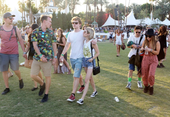 Evan Peters pic #709602