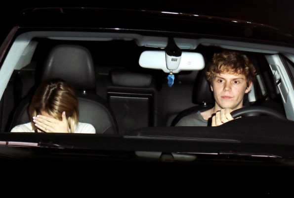 Evan Peters pic #699288