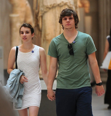 Evan Peters pic #704236