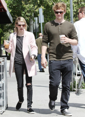 Evan Peters pic #707919
