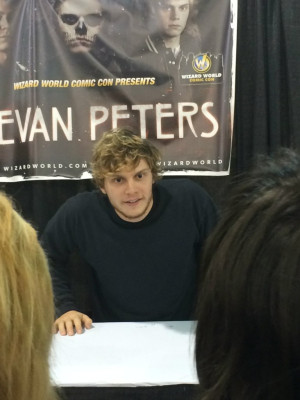 Evan Peters pic #713857