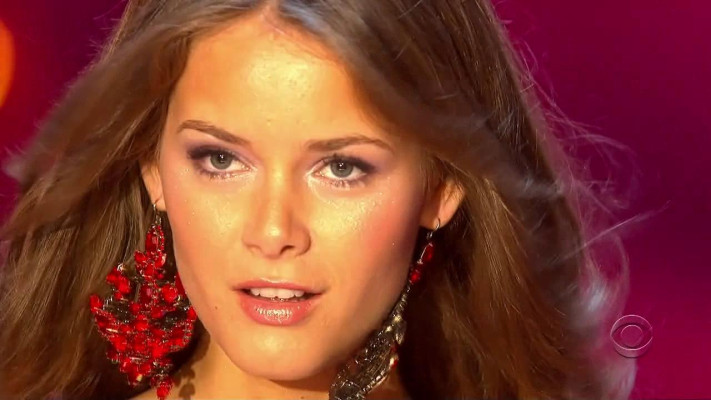 Flavia de Oliveira pic #174138