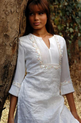 photo 10 in Freida Pinto gallery [id136800] 2009-03-04 00:00:00