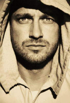 photo 20 in Gerard Butler gallery [id220618] 2009-12-28 00:00:00