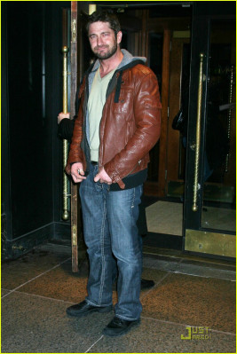 photo 12 in Gerard Butler gallery [id119791] 2008-12-10 00:00:00