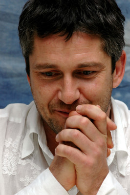 photo 25 in Gerard Butler gallery [id309239] 2010-11-29 00:00:00
