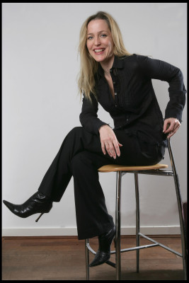 photo 14 in Gillian Anderson gallery [id337120] 2011-02-04 00:00:00