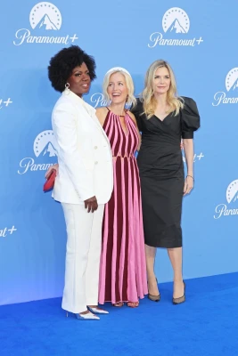 photo 17 in Gillian Anderson gallery [id1304860] 2022-07-11 00:00:00