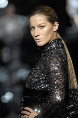 photo 29 in Gisele Bundchen gallery [id160673] 2009-06-04 00:00:00