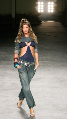 photo 19 in Gisele Bundchen gallery [id392399] 2011-07-18 00:00:00