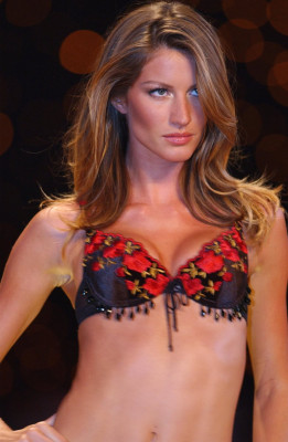 photo 25 in Gisele Bundchen gallery [id427522] 2011-12-07 00:00:00