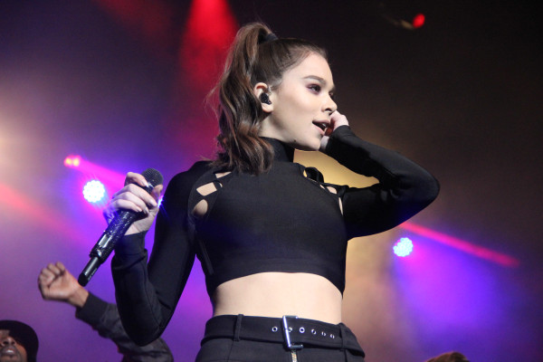 Hailee Steinfeld pic #900073