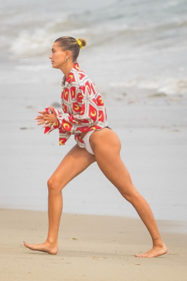Hailey Baldwin pic #1230278