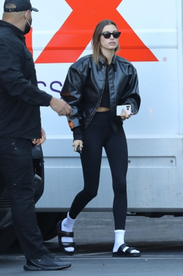 Hailey Baldwin pic #1279742