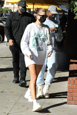 Hailey Baldwin pic #1279763