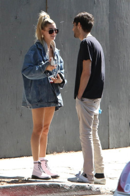 Hailey Baldwin pic #970559