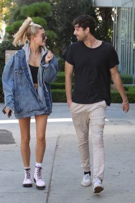 Hailey Baldwin pic #970553