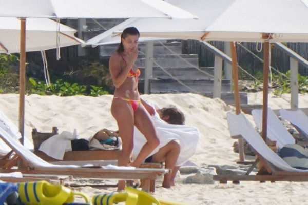 Hailey Baldwin pic #1251522