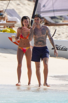 Hailey Baldwin pic #1251551