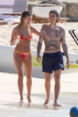 Hailey Baldwin pic #1251517