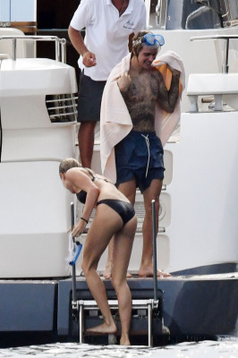 Hailey Baldwin pic #1069753