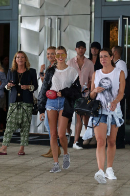 Hailey Baldwin pic #942312
