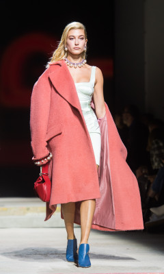 Hailey Baldwin pic #964869